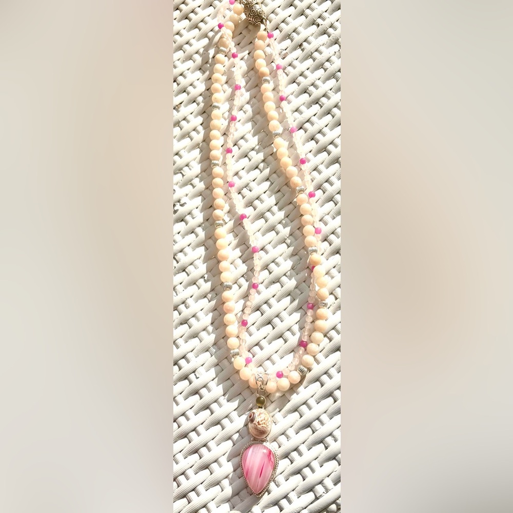 Elegant Pink and Cream Beaded Necklace
